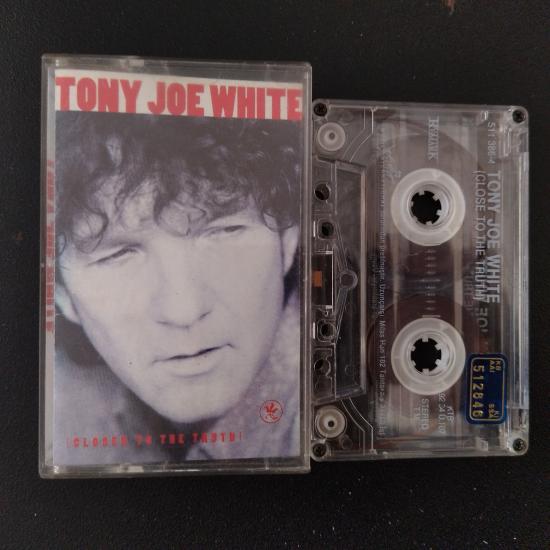 Tony Joe White  –  Closer To The Truth   –    1992  Türkiye Basım  Kaset