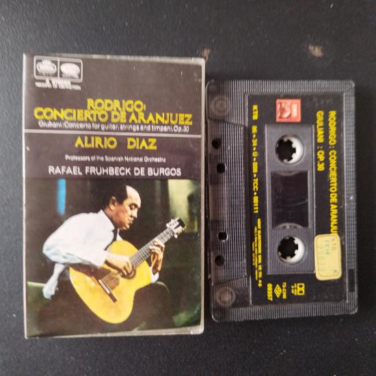 Alirio Diaz*, Rodrigo*, Giuliani*, Rafael Frühbeck De Burgos – Concierto De Aranjuez / Concerto For Guitar, Strings An  –    1986 Türkiye Basım  Kaset