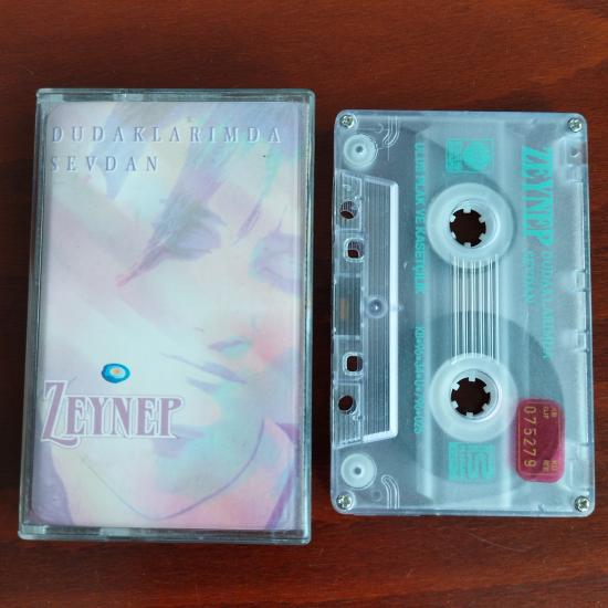 Zeynep ‎– Dudaklarımda Sevdan /  1996 Türkiye Basım 2. El Kaset