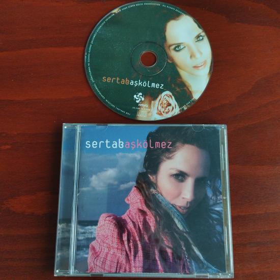SERTAB ERENER / AŞK ÖLMEZ  / CD  / 2005 TÜRKİYE   BASIM