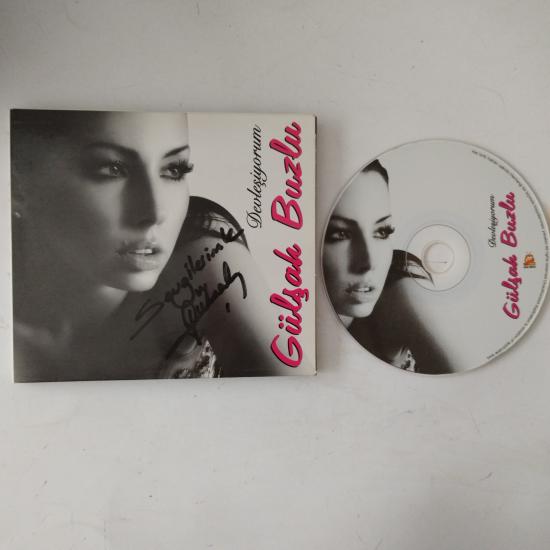 Gülşah Buzlu - Devleşi̇yorum  -  Türkiye Basım - 2. El CD Albüm- İsme İthafen İmzalıdır