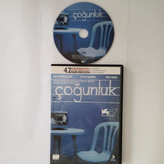 ÇOĞUNLUK  - BARTU KÜÇÜKÇAĞLAYAN / SETTAR TANRIÖĞEN / NİHAL KOLDAŞ - BİR SEREN YÜCE  FİLMİ -  108 DAKİKA 2.EL DVD TÜRK FİLMİ
