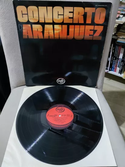 Rodrigo -  Concerto D’Aranjuez (Rodrigo’nun Gitar Konçertosu) - 1972  İtalya  Basım 33 lük  LP Plak