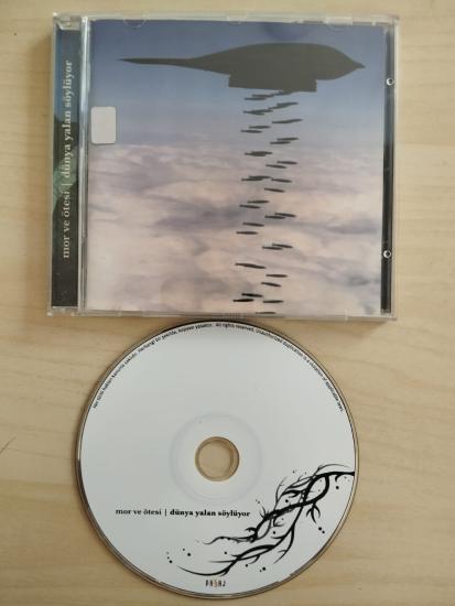 Mor Ve Ötesi – Dünya Yalan Söylüyor - 2004 Türkiye  Basım CD Albüm