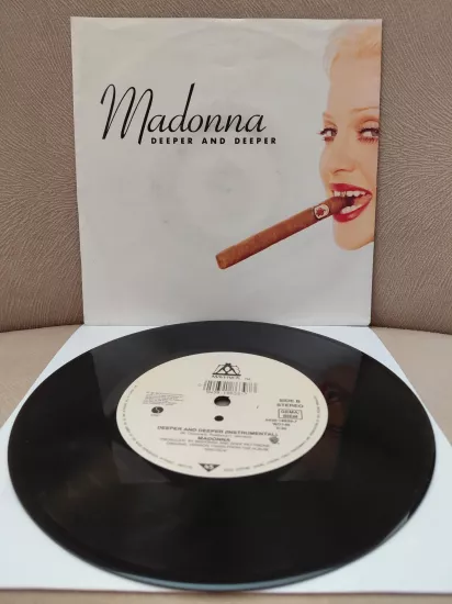 Madonna  –  Deeper And Deeper -  1992  İngiltere Basım 45’lik  Plak