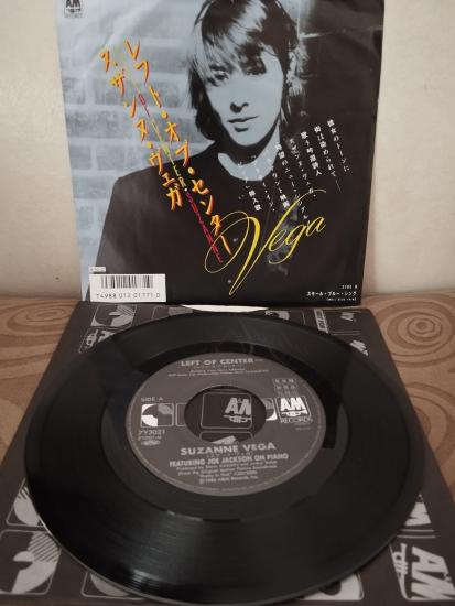 Suzanne Vega – Left Of Center - 1986 Japonya Basım  45lik Plak