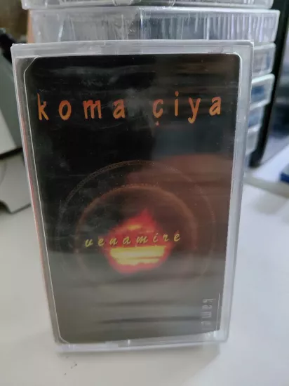 Koma Çiya -  Veramire -  Türkiye  Basım Kaset Albüm /Açılmamış Ambalajlı (Kürtçe)