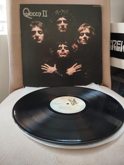 Queen II   - 1975  Japonya  Basım 33lük LP Plak - Obi’siz
