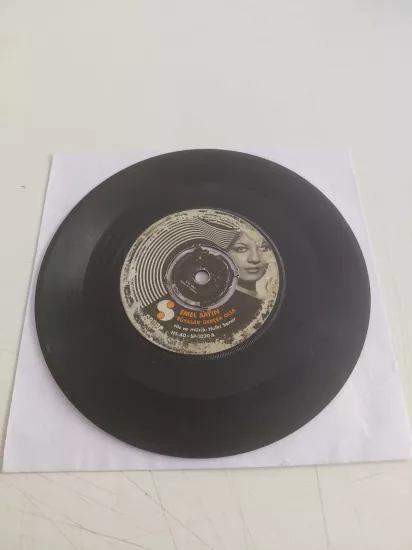 Emel Sayın – Rüyalar Gerçek Olsa / Dört Mevsimde Sen -  1972 Türkiye Basım 45’lik Plak-Kapaksız