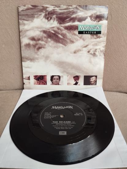 MARILLION - Easter / The Release - 1990 İngiltere  Basım 45 LİK PLAK