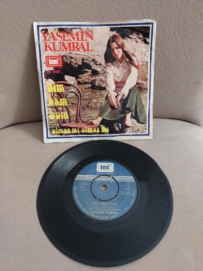 Yasemin Kumral ‎– Bim Bam Bom / Olmaz Mı Olmaz Mı - 1975 Türkiye Basım 45lik Plak
