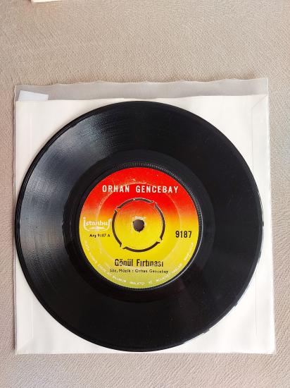Orhan Gencebay ‎– Gönül Fırtınası / Severek Ayrılalım - 1971 Türkiye Basım 45 Lik Plak / Kapaksıdır