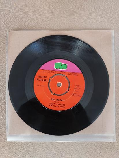 Arda Kardeş – Aşk Masalı / Adam Olmayacağım - 1972 Türkiye Basım 45 Lik Plak