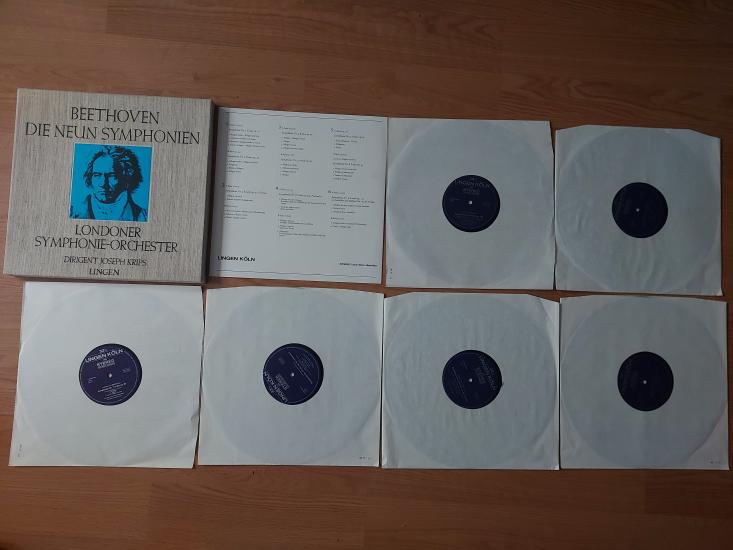 BEETHOVEN - Die Neun Symphonien - 6 LP Box Set - Almanya  Basım 6 LP Albüm- 4 Sayfa Kitapçıklı (9 Senfoninin Tamamı)