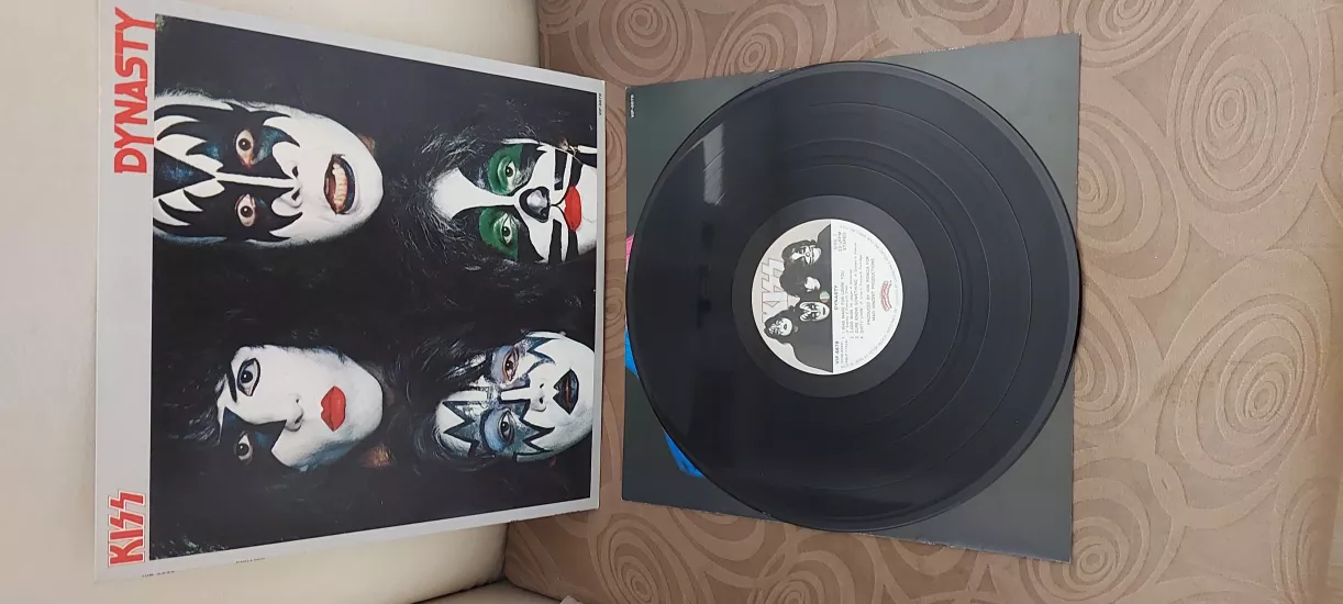 Kiss – Dynasty - 1979 Japonya  Basım  LP Plak Albüm