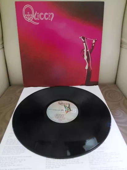 Queen  –  Queen - 1983  Japonya  Basım 33 lük  LP Plak - Dönem Basım