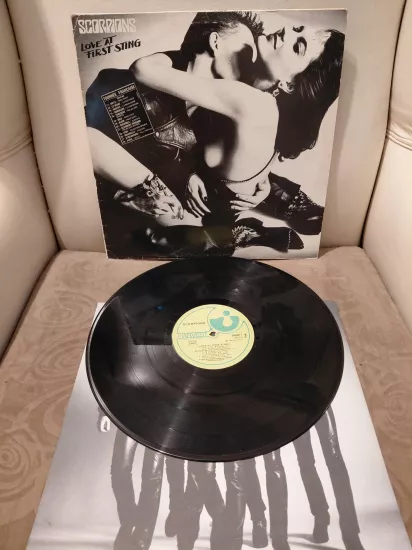 SCORPIONS  –  Love At First Sting  - 1984  Fransa  Basım Albüm - LP Plak