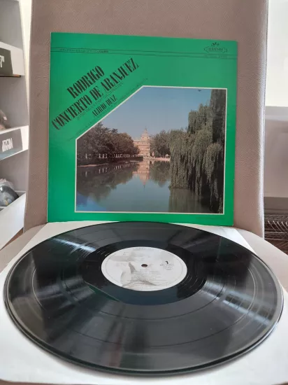 RODRIGO GİTAR KONÇERTOSU ( Concierto De Aranjuez)  - Alirio Díaz - Japonya Dönem Basım - 33lük LP Plak