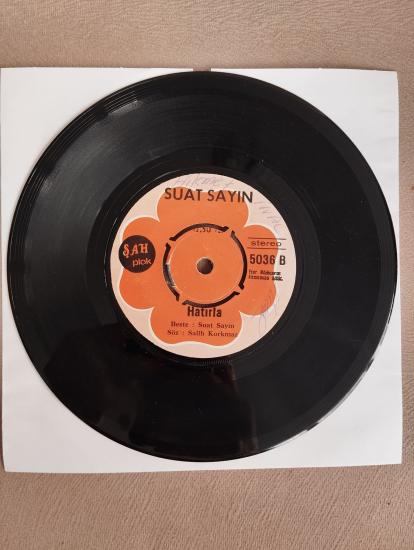 Suat Sayın – Ekmek Parası / Hatırla - 1975  Türkiye Basım 45lik Plak