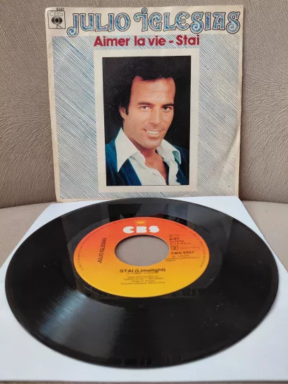 Julio Iglesias  –  Aimer La Vie  -  1978  Hollanda Basım 45 lik Plak