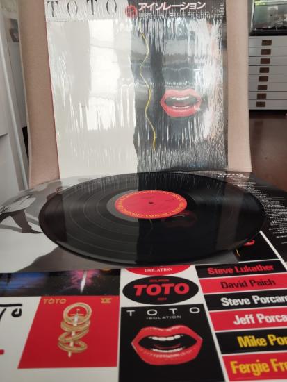 Toto – Isolation - 1984 Japonya Basım 33 Lük LP Albüm Plak-Obi’li