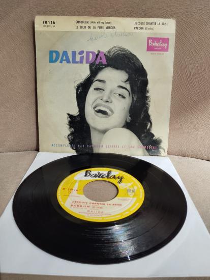 DALIDA - Accompagnée Par Raymond Lefevre Et Son Orchestre  – Les Enfants Du Pirée -1960 Fransa Basım 45 LİK EP Plak