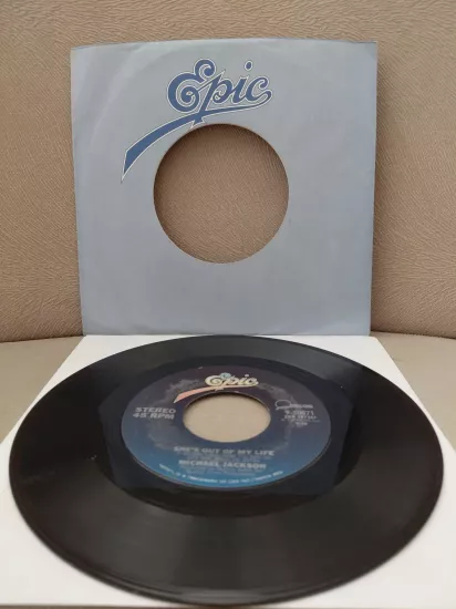 MICHAEL JACKSON  – She’s Out Of My Life / Get On The Floor -  1980  USA Basım 45’lik Plak