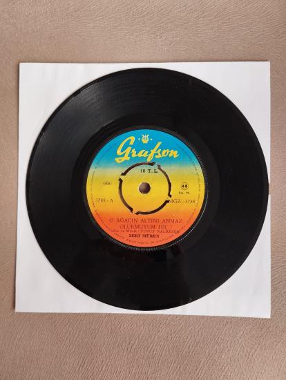 Zeki Müren – O Ağacın Altını Anmaz Olurmuyum Hiç / Aşkın İçimde Rüya -  1972 Türkiye Basım 45lik Plak