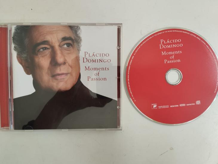 Placido Domingo – Moments Of Passion - 2006  Avrupa Basım - 2. El  CD Albüm