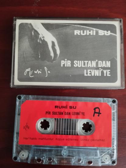 Ruhi Su –  Pir Sultan’dan Levni’ye  -  Türkiye Basım Kaset Albüm/ Kağıt Baskı