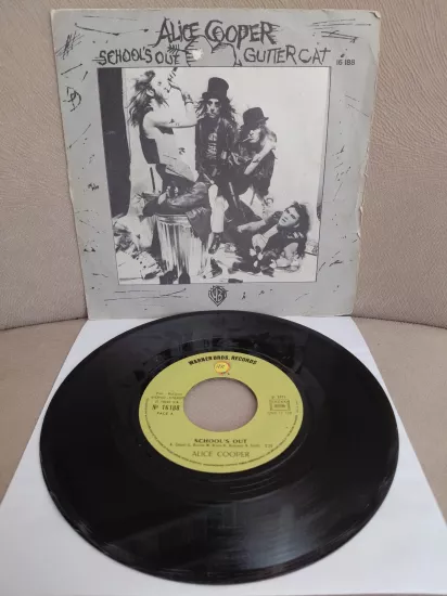 Alice Cooper  – School’s Out / Gutter Cat - 1972  Fransa Basım 45’lik  Plak