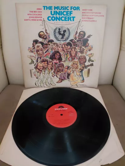 The Music For Unicef Concert - A Gift Of Song -  1979  Türkiye Basım LP Plak