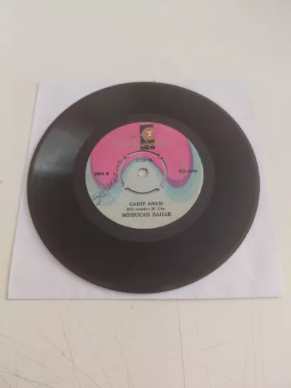 Mihrican Bahar – Emmioğlu / Garip Anam - 1969 Türkiye Basım 45’lik Plak/Kapaksız