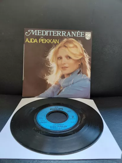 Ajda Pekkan  – Méditerranée /Kim-Derdi-Ki   -  1976 Fransa Basım 45lik Plak