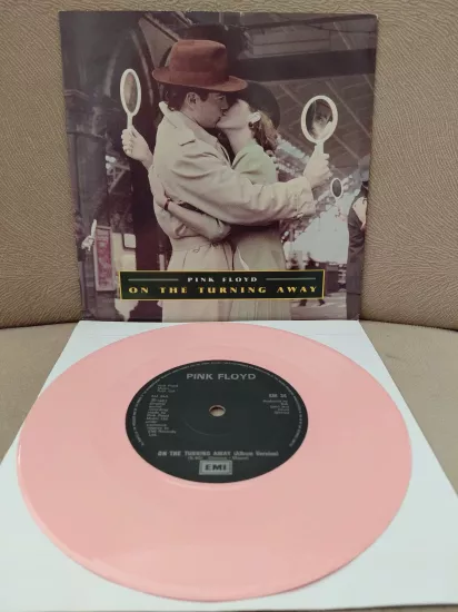 Pink Floyd  – On The Turning Away  - 1971  İngiltere  Basım (Pembe Renk) Plak/ Limited Edition