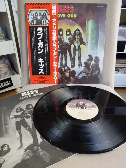Kiss – Love Gun  -  1977  Japonya Basım LP Plak - Obi’li
