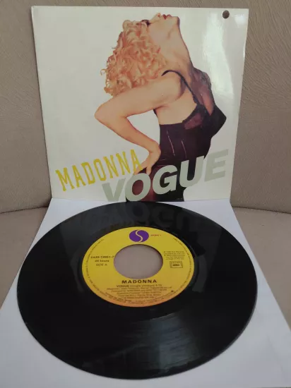 Madonna  –  Vogue  - 1990  Fransa Basım 45’lik  Plak