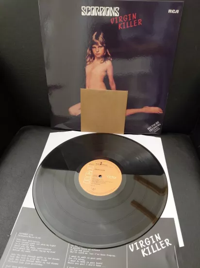 SCORPIONS  –  Virgin Killer  -  Almanya  Basım Albüm - LP Plak
