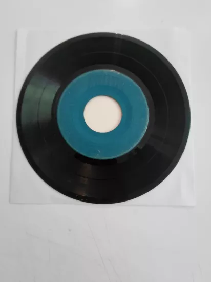 Fikret Kozinoğlu  – Yalanmış Aşkın Yalan/ Bir Karanlık Gecenin - Türkiye Dönem  Basım EP Plak /Kapaksız