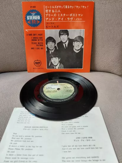 THE BEATLES - And I Love Her -  Japonya Dönem Basım 4 parçalık EP Plak  2.el