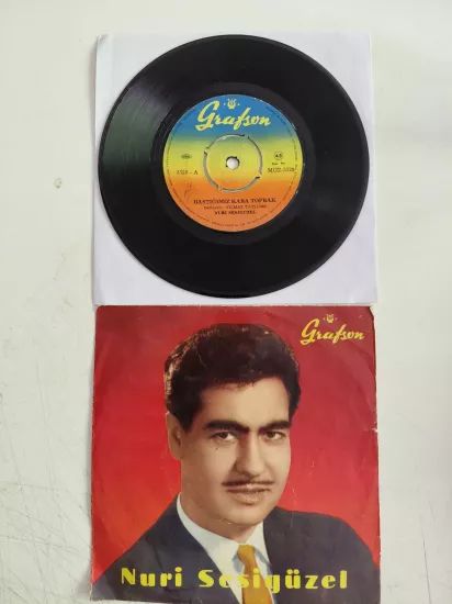Nuri Sesigüzel ‎– Bastığımız Kara Toprak - 1966 Türkiye  Basım 45lik Plak