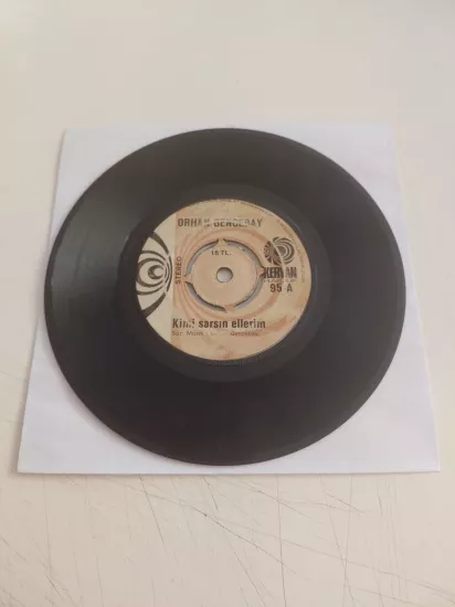 Orhan Gencebay – Kimi Sarsın Ellerim / Bir Araya Gelemeyiz - 1975 Türkiye Basım 45 lik Plak/Kapaksız