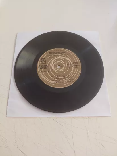 Tennur Solak / Suat Sayın ‎– Şeytana Uyduk Bir Kere - 1975 Türkiye Basım 45’lik Plak /Kapaksız