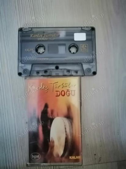KARDEŞ TÜRKÜLER   / DOĞU - 1999 Türkiye Basım 2. El Kaset Albüm