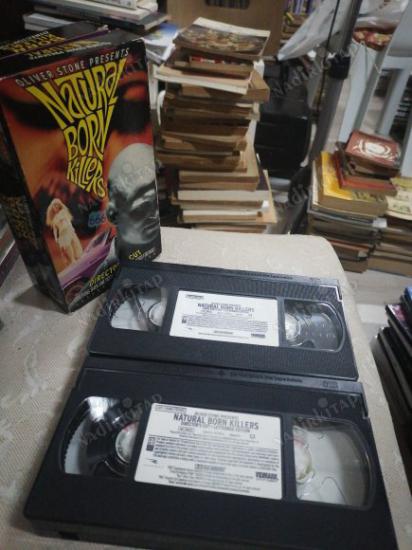 VHS VİDEO -NATURAL BORN KILLERS  - 2 VHS TAPE SET - DIRECTOR’S LETTERBOXED EDITION - OLIVER STONE   182  DAKİKA - 1996  BASIM