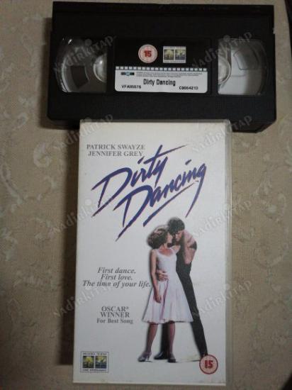 DIRTY DANCING - PATRICK SWAYZE  - VHS VİDEO FİLM -  99  DAKİKA  - 2002  İNGİLTERE BASIM İNGİLİZCE
