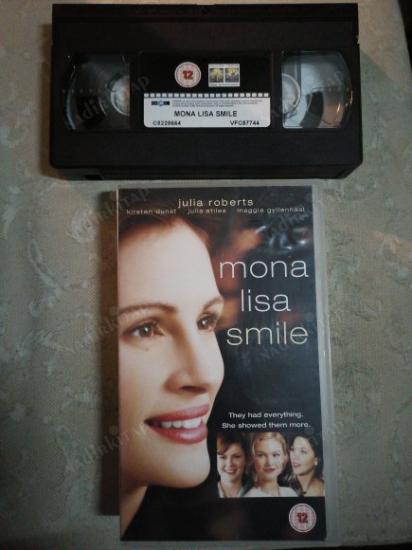 MONA LISA SMILE   - JULIA ROBERTS / KIRSTEN DUNST  -  VHS VİDEO FİLM -  114  DAKİKA  - 2004  İNGİLTERE BASIM İNGİLİZCE