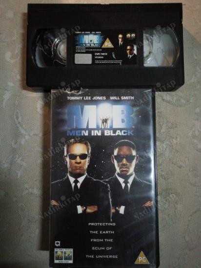 MEN IN BLACK   - TOMMY LEE JONES / WILL SMITH -  VHS VİDEO FİLM - 94  DAKİKA -1997  İNGİLTERE BASIM İNGİLİZCE