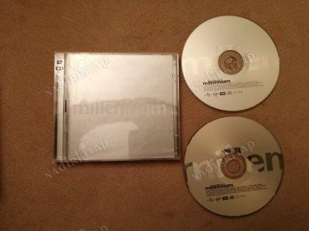 MUSIC OF THE MILLENIUM - 1999 AVRUPA  BASIM ALBÜM  DOUBLE CD ( 2 CD LİK YÜZYILIN EN İYİ 39 PARÇASI / GÜMÜŞ KAPAK)