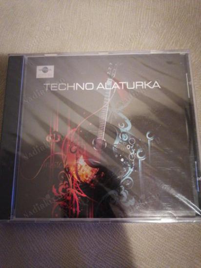 TECHNO ALATURKA   -  TÜRKİYE  BASIM ALBÜM CD - AÇILMAMIŞ AMBALAJINDA ( UNIVERSAL MÜZİK )